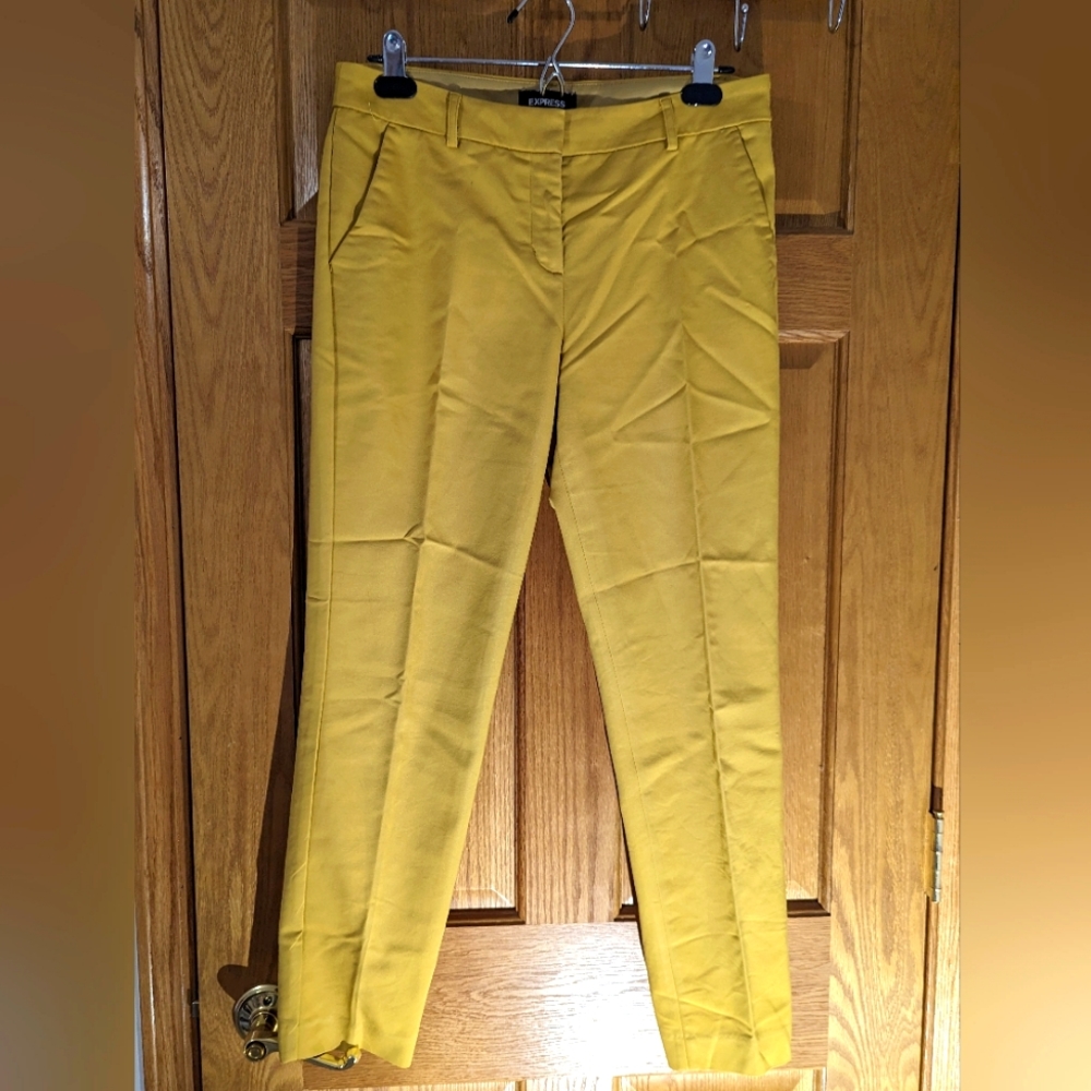 Express Columnist Ankle, size 8, mustard